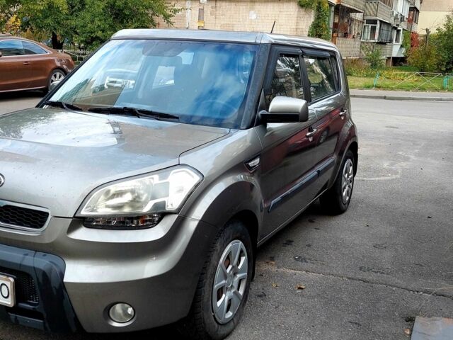 Серый Киа Soul, объемом двигателя 1.6 л и пробегом 109 тыс. км за 7900 $, фото 11 на Automoto.ua