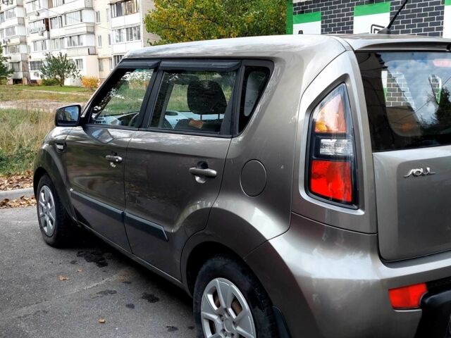 Серый Киа Soul, объемом двигателя 1.6 л и пробегом 109 тыс. км за 7900 $, фото 20 на Automoto.ua