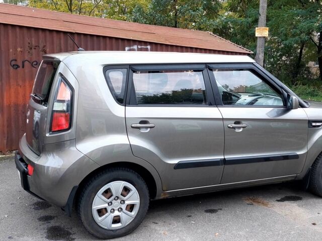 Серый Киа Soul, объемом двигателя 1.6 л и пробегом 109 тыс. км за 7900 $, фото 17 на Automoto.ua