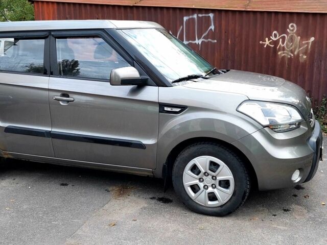 Серый Киа Soul, объемом двигателя 1.6 л и пробегом 109 тыс. км за 7900 $, фото 3 на Automoto.ua