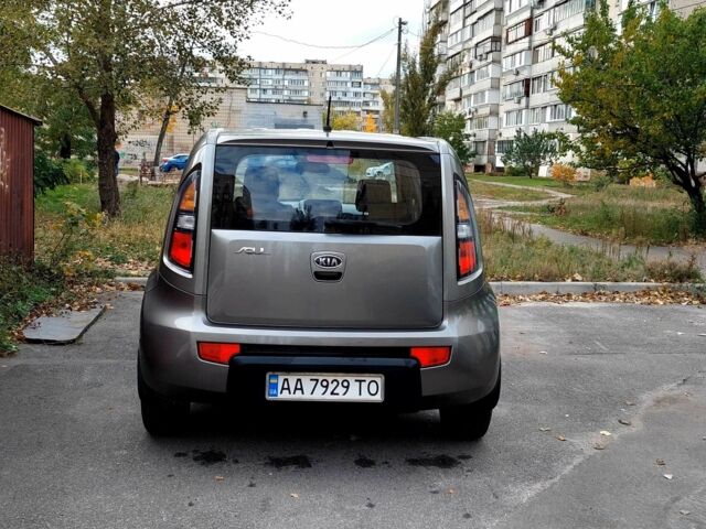 Серый Киа Soul, объемом двигателя 1.6 л и пробегом 109 тыс. км за 7900 $, фото 7 на Automoto.ua