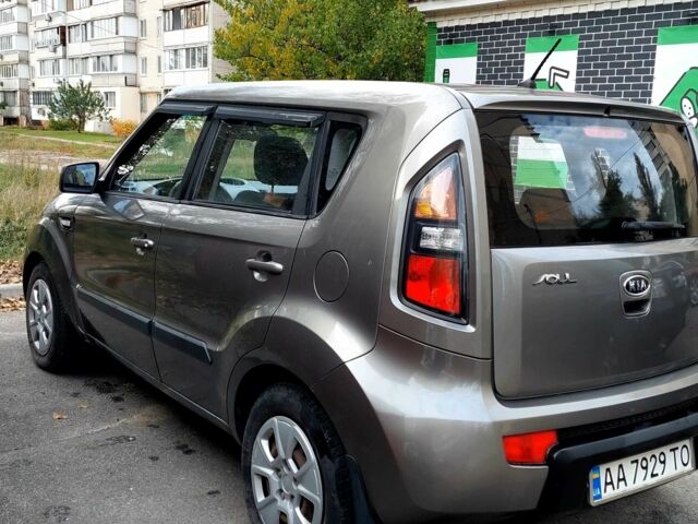 Серый Киа Soul, объемом двигателя 1.6 л и пробегом 109 тыс. км за 7900 $, фото 9 на Automoto.ua