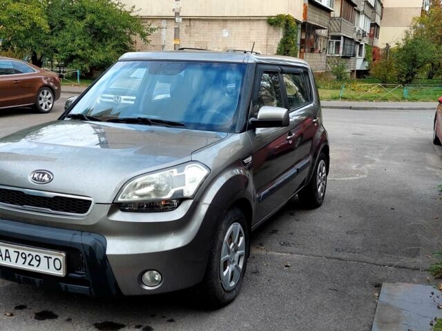 Серый Киа Soul, объемом двигателя 1.6 л и пробегом 109 тыс. км за 7900 $, фото 12 на Automoto.ua