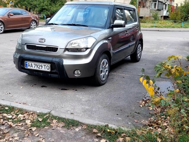 Серый Киа Soul, объемом двигателя 1.6 л и пробегом 109 тыс. км за 7900 $, фото 1 на Automoto.ua