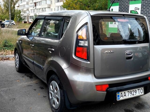 Серый Киа Soul, объемом двигателя 1.6 л и пробегом 109 тыс. км за 7900 $, фото 19 на Automoto.ua