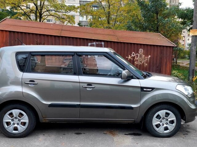 Серый Киа Soul, объемом двигателя 1.6 л и пробегом 109 тыс. км за 7900 $, фото 16 на Automoto.ua