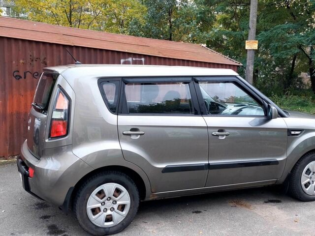 Серый Киа Soul, объемом двигателя 1.6 л и пробегом 109 тыс. км за 7900 $, фото 6 на Automoto.ua