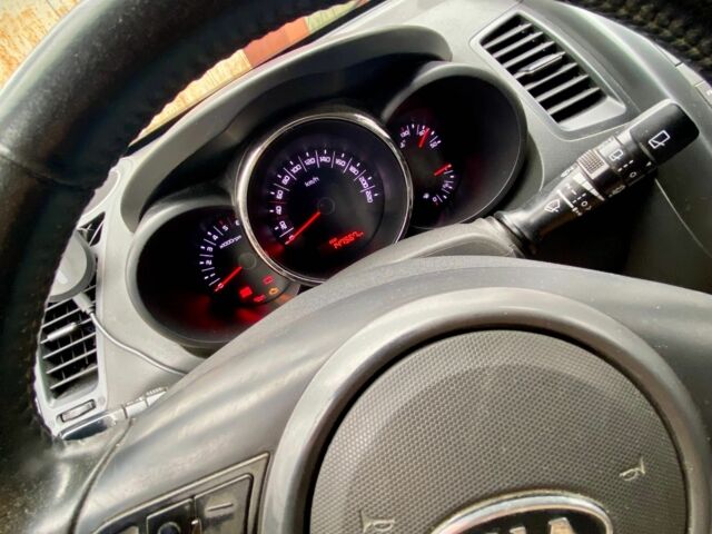 Серый Киа Soul, объемом двигателя 1.6 л и пробегом 147 тыс. км за 5926 $, фото 3 на Automoto.ua