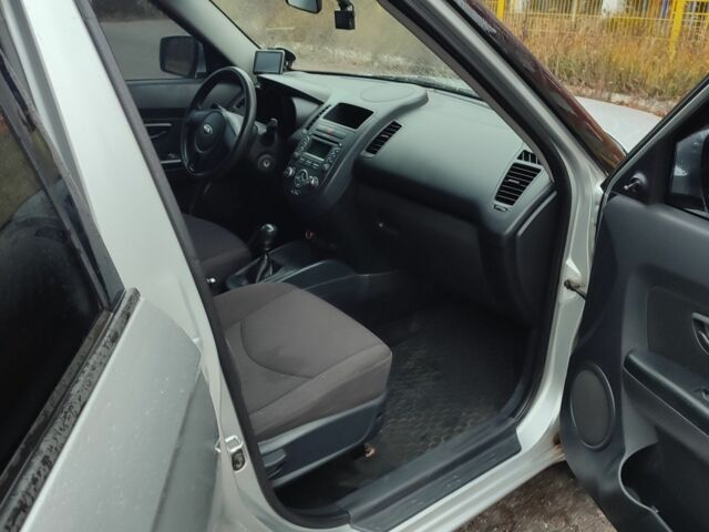 Сірий Кіа Soul, об'ємом двигуна 1.6 л та пробігом 154 тис. км за 8000 $, фото 8 на Automoto.ua