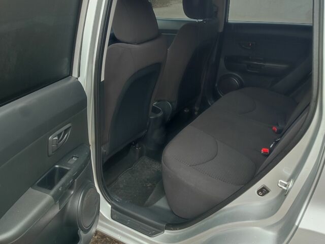 Сірий Кіа Soul, об'ємом двигуна 1.6 л та пробігом 154 тис. км за 8000 $, фото 5 на Automoto.ua