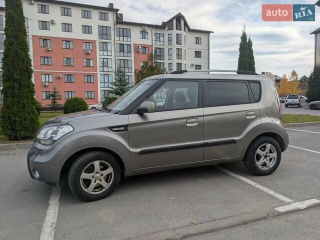 Серый Киа Soul, объемом двигателя 1.6 л и пробегом 210 тыс. км за 5900 $, фото 19 на Automoto.ua