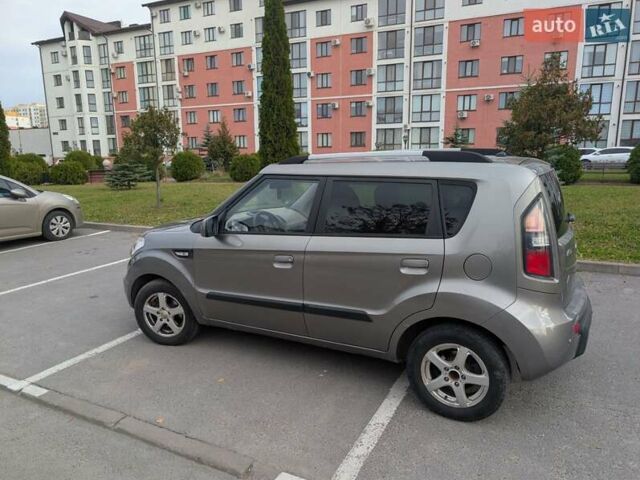 Серый Киа Soul, объемом двигателя 1.6 л и пробегом 210 тыс. км за 5900 $, фото 18 на Automoto.ua