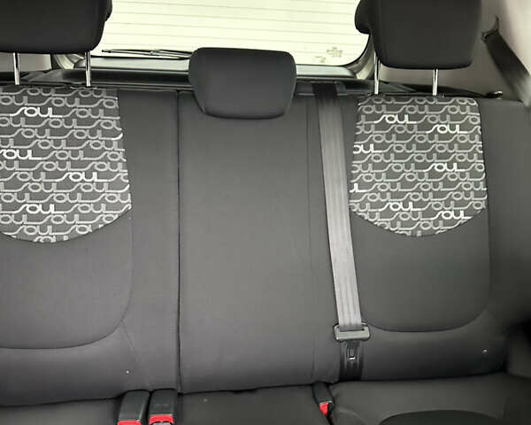 Киа Soul 2009 в Виннице на Automoto.ua Серый Киа Soul, объемом двигателя 1.6 л и пробегом 163 тыс. км за 7700 $, фото 29 на Automoto.ua