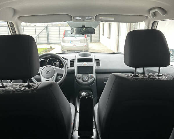 Киа Soul 2009 в Виннице на Automoto.ua Серый Киа Soul, объемом двигателя 1.6 л и пробегом 163 тыс. км за 7700 $, фото 5 на Automoto.ua