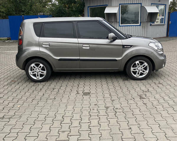 Серый Киа Soul, объемом двигателя 1.58 л и пробегом 265 тыс. км за 7999 $, фото 4 на Automoto.ua