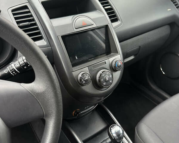 Киа Soul 2009 в Виннице на Automoto.ua Серый Киа Soul, объемом двигателя 1.6 л и пробегом 163 тыс. км за 7700 $, фото 20 на Automoto.ua