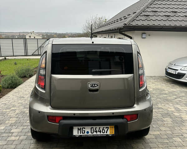 Киа Soul 2009 в Виннице на Automoto.ua Серый Киа Soul, объемом двигателя 1.6 л и пробегом 163 тыс. км за 7700 $, фото 12 на Automoto.ua