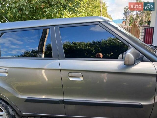 Серый Киа Soul, объемом двигателя 1.59 л и пробегом 148 тыс. км за 7300 $, фото 5 на Automoto.ua