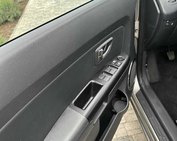 Киа Soul 2009 в Виннице на Automoto.ua Серый Киа Soul, объемом двигателя 1.6 л и пробегом 163 тыс. км за 7700 $, фото 19 на Automoto.ua