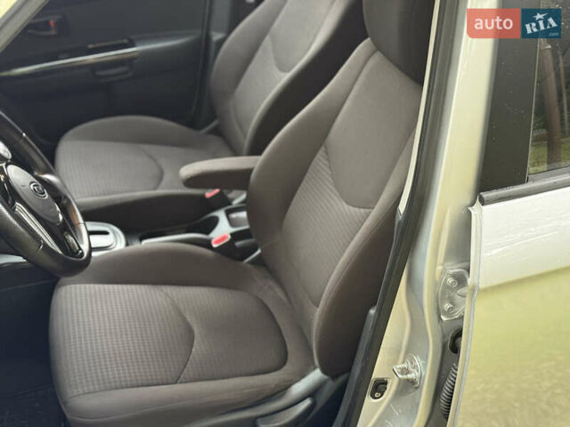 Серый Киа Soul, объемом двигателя 1.6 л и пробегом 260 тыс. км за 7199 $, фото 14 на Automoto.ua
