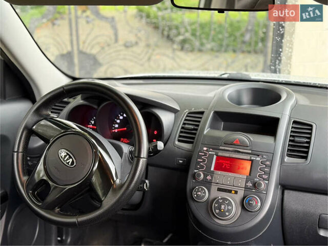 Серый Киа Soul, объемом двигателя 1.6 л и пробегом 260 тыс. км за 7199 $, фото 13 на Automoto.ua