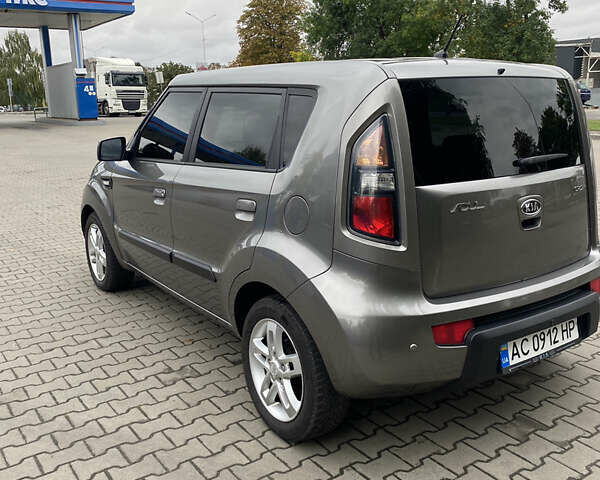 Серый Киа Soul, объемом двигателя 1.58 л и пробегом 265 тыс. км за 7999 $, фото 7 на Automoto.ua