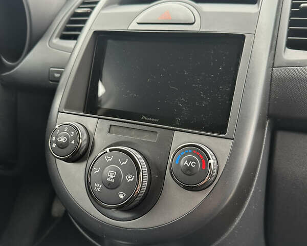 Киа Soul 2009 в Виннице на Automoto.ua Серый Киа Soul, объемом двигателя 1.6 л и пробегом 163 тыс. км за 7700 $, фото 23 на Automoto.ua