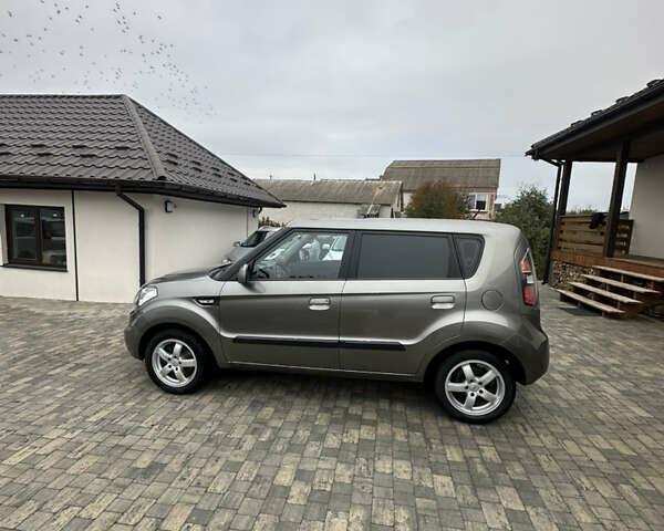 Киа Soul 2009 в Виннице на Automoto.ua Серый Киа Soul, объемом двигателя 1.6 л и пробегом 163 тыс. км за 7700 $, фото 15 на Automoto.ua