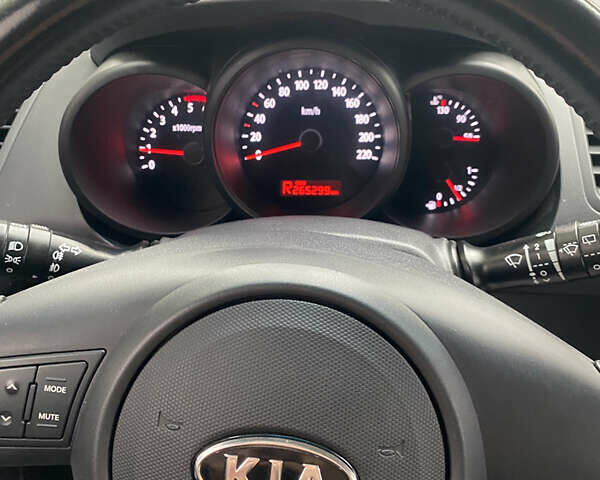 Серый Киа Soul, объемом двигателя 1.58 л и пробегом 265 тыс. км за 7999 $, фото 10 на Automoto.ua