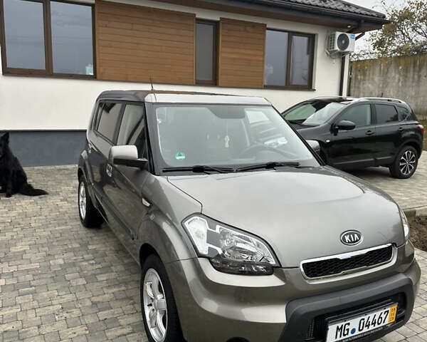 Киа Soul 2009 в Виннице на Automoto.ua Серый Киа Soul, объемом двигателя 1.6 л и пробегом 163 тыс. км за 7700 $, фото 1 на Automoto.ua