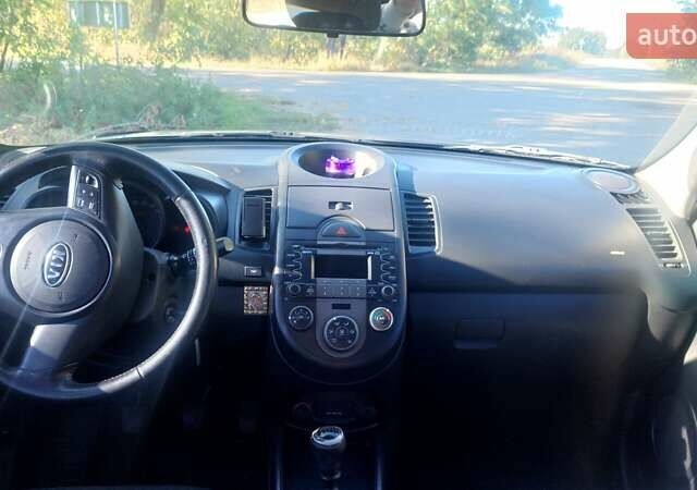 Сірий Кіа Soul, об'ємом двигуна 1.6 л та пробігом 147 тис. км за 6300 $, фото 10 на Automoto.ua