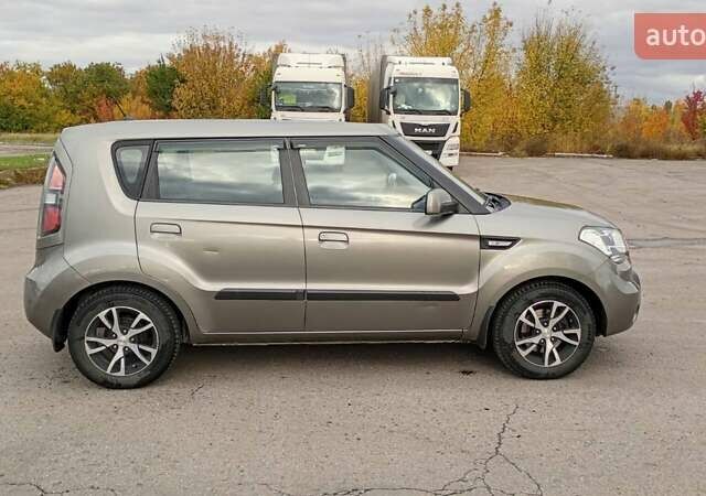 Киа Soul 2010 в Пирятине на Automoto.ua Серый Киа Soul, объемом двигателя 1.59 л и пробегом 218 тыс. км за 6300 $, фото 6 на Automoto.ua