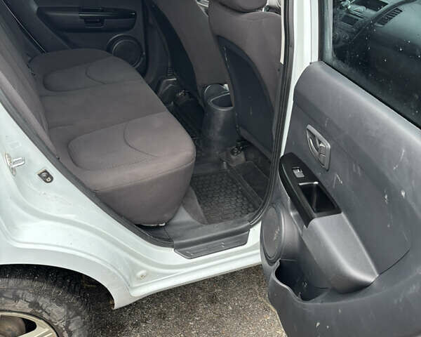 Серый Киа Soul, объемом двигателя 1.6 л и пробегом 205 тыс. км за 5300 $, фото 12 на Automoto.ua