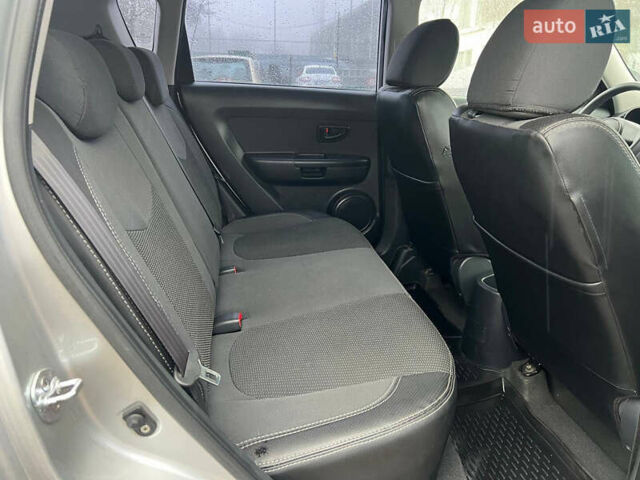 Серый Киа Soul, объемом двигателя 1.6 л и пробегом 40 тыс. км за 9600 $, фото 10 на Automoto.ua