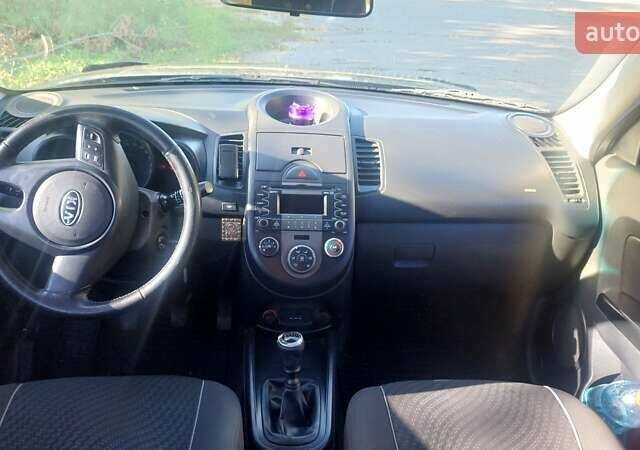 Сірий Кіа Soul, об'ємом двигуна 1.6 л та пробігом 147 тис. км за 6300 $, фото 11 на Automoto.ua