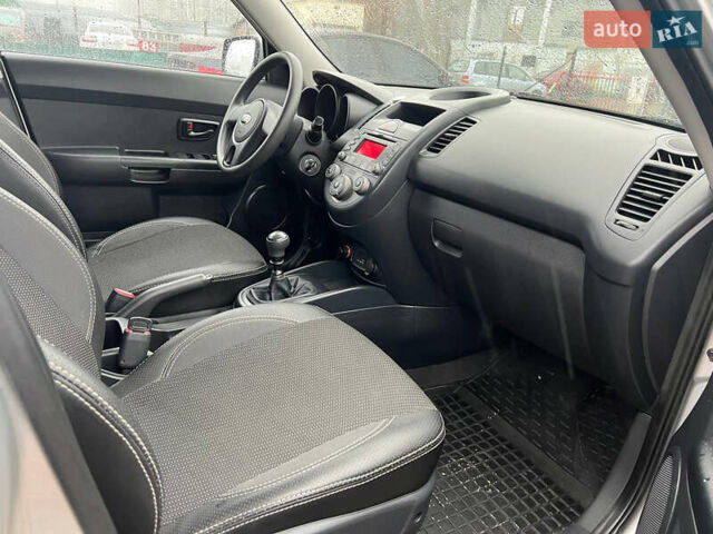 Серый Киа Soul, объемом двигателя 1.6 л и пробегом 40 тыс. км за 9600 $, фото 8 на Automoto.ua