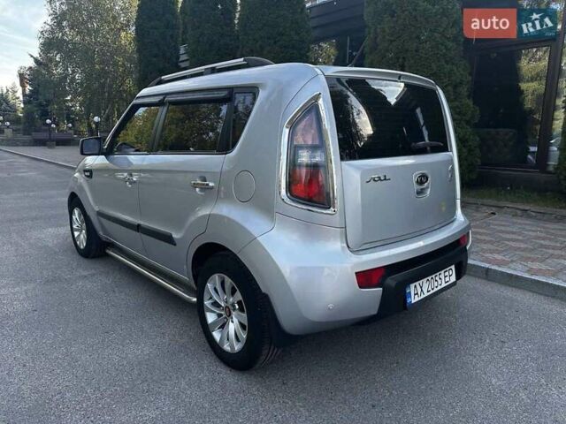 Серый Киа Soul, объемом двигателя 1.6 л и пробегом 123 тыс. км за 8500 $, фото 3 на Automoto.ua