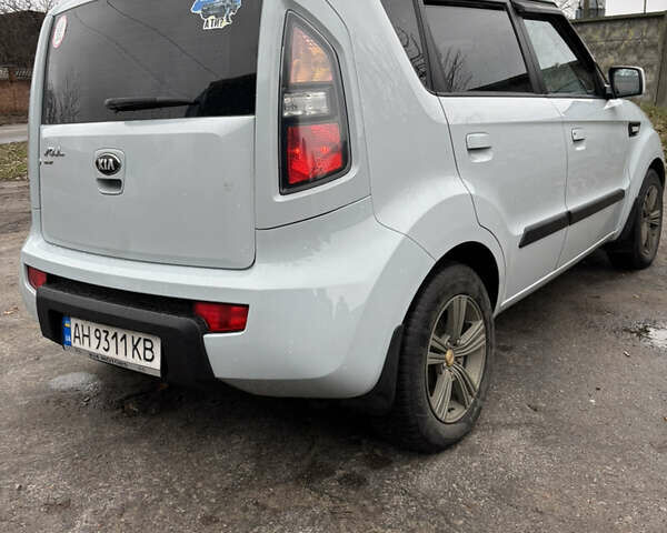 Серый Киа Soul, объемом двигателя 1.6 л и пробегом 205 тыс. км за 5300 $, фото 4 на Automoto.ua