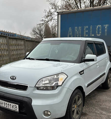 Серый Киа Soul, объемом двигателя 1.6 л и пробегом 205 тыс. км за 5300 $, фото 2 на Automoto.ua
