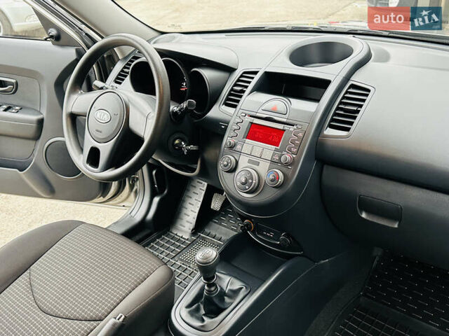 Сірий Кіа Soul, об'ємом двигуна 1.6 л та пробігом 18 тис. км за 9999 $, фото 33 на Automoto.ua