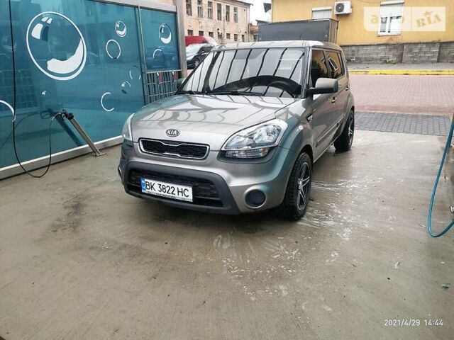 Серый Киа Soul, объемом двигателя 1.6 л и пробегом 280 тыс. км за 6750 $, фото 4 на Automoto.ua