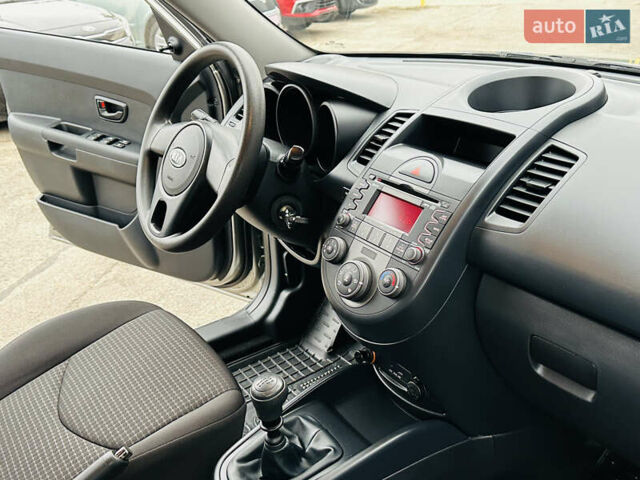 Сірий Кіа Soul, об'ємом двигуна 1.6 л та пробігом 18 тис. км за 9999 $, фото 32 на Automoto.ua