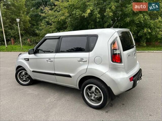 Серый Киа Soul, объемом двигателя 1.6 л и пробегом 275 тыс. км за 5999 $, фото 2 на Automoto.ua