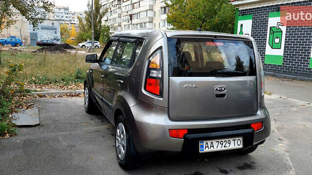 Серый Киа Soul, объемом двигателя 1.6 л и пробегом 109 тыс. км за 8300 $, фото 8 на Automoto.ua