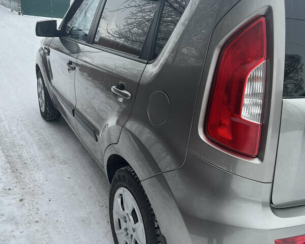 Серый Киа Soul, объемом двигателя 1.59 л и пробегом 138 тыс. км за 6600 $, фото 4 на Automoto.ua