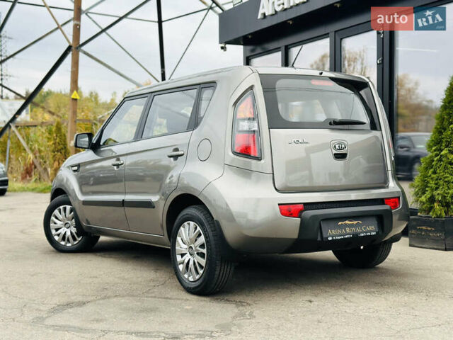 Серый Киа Soul, объемом двигателя 1.6 л и пробегом 18 тыс. км за 10500 $, фото 3 на Automoto.ua