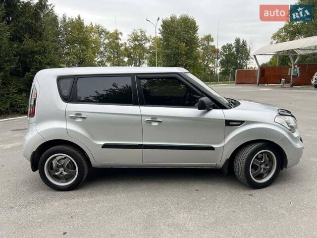 Серый Киа Soul, объемом двигателя 1.6 л и пробегом 275 тыс. км за 5999 $, фото 3 на Automoto.ua