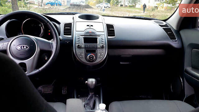 Серый Киа Soul, объемом двигателя 1.6 л и пробегом 109 тыс. км за 8300 $, фото 27 на Automoto.ua