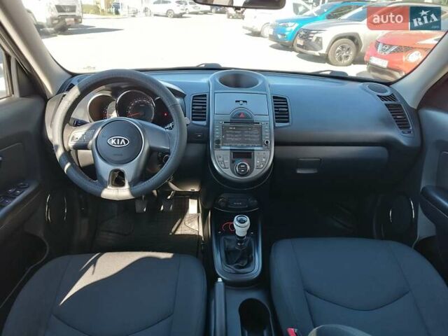 Серый Киа Soul, объемом двигателя 1.6 л и пробегом 279 тыс. км за 5850 $, фото 13 на Automoto.ua