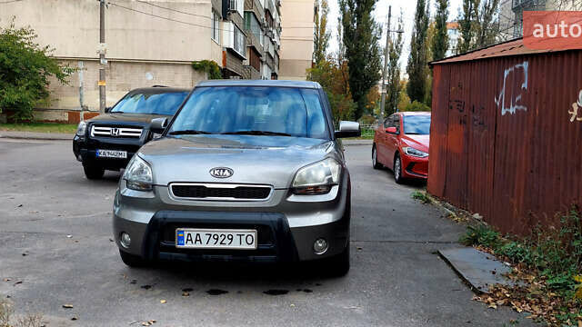 Серый Киа Soul, объемом двигателя 1.6 л и пробегом 109 тыс. км за 8300 $, фото 14 на Automoto.ua